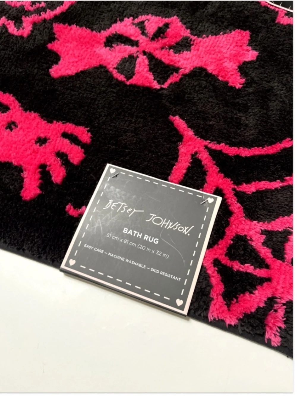 Betsey Johnson Halloween Bath Rug Pink Black Spider Candy 20x32 NWT
